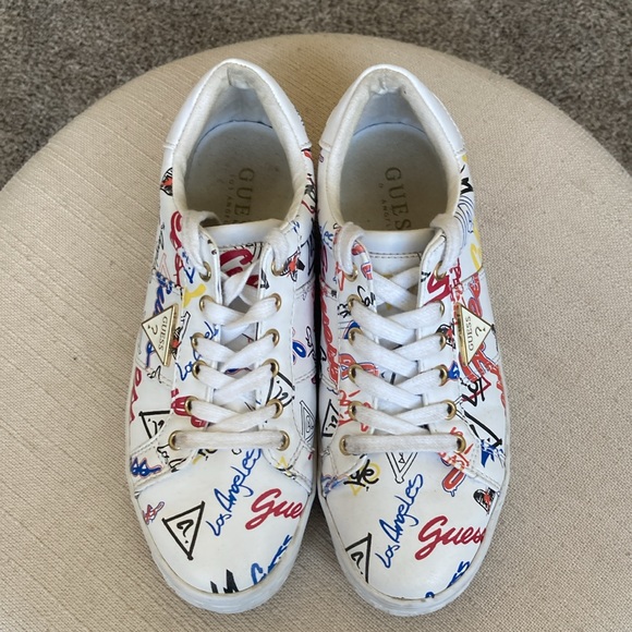 Guess Los Angeles collective brand. 6.5 shoes with bright and bold colors. - Picture 4 of 5